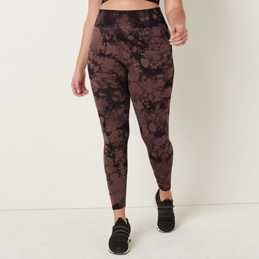 PINK Victoria's Secrets Tie-Dye Leggings